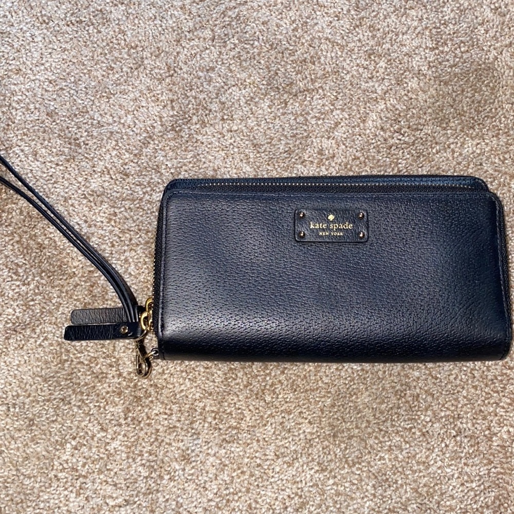 Kate Spade wristlet wallet